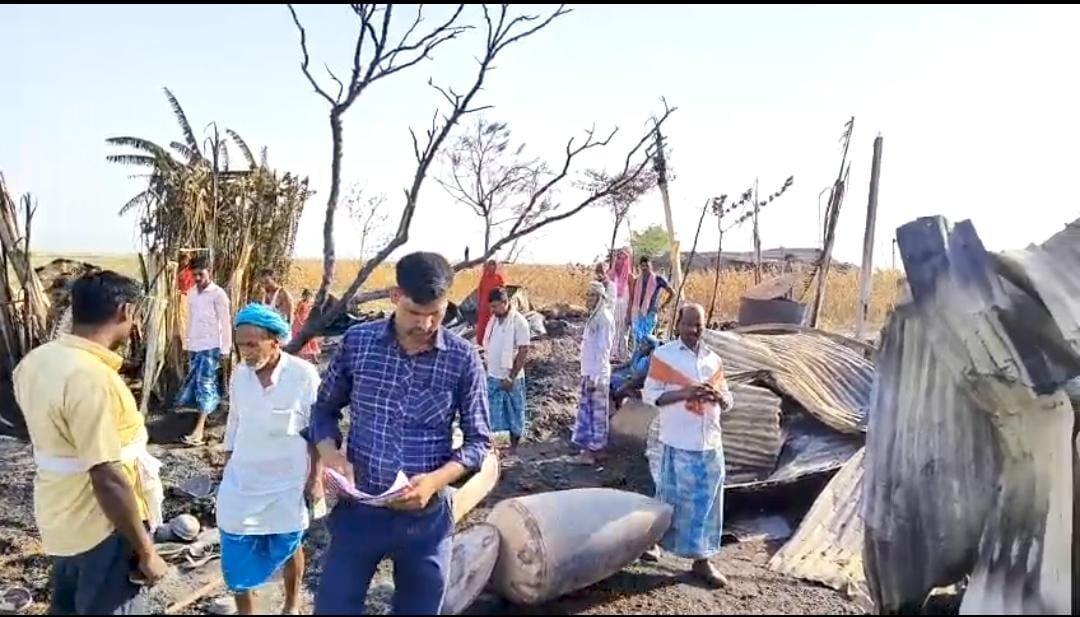 कटिहार के मनिहारी में बड़ा हादसा, आग में झुलसकर तीन वर्षीय बच्ची की मौत सहित तीन बच्चों की आग में घायल होने से मचा कोहराम