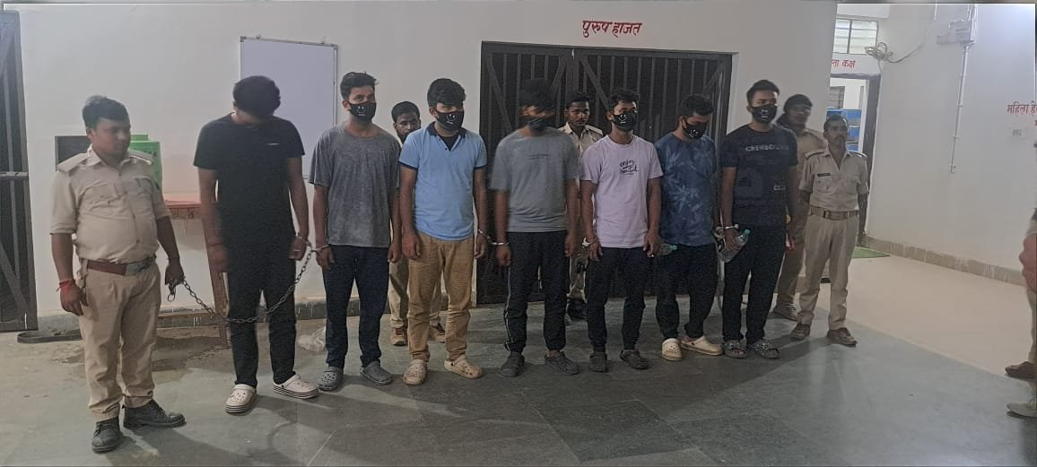 नीट यूजी परीक्षा में परीक्षा देते पकड़े गए सात मुन्नाभाई