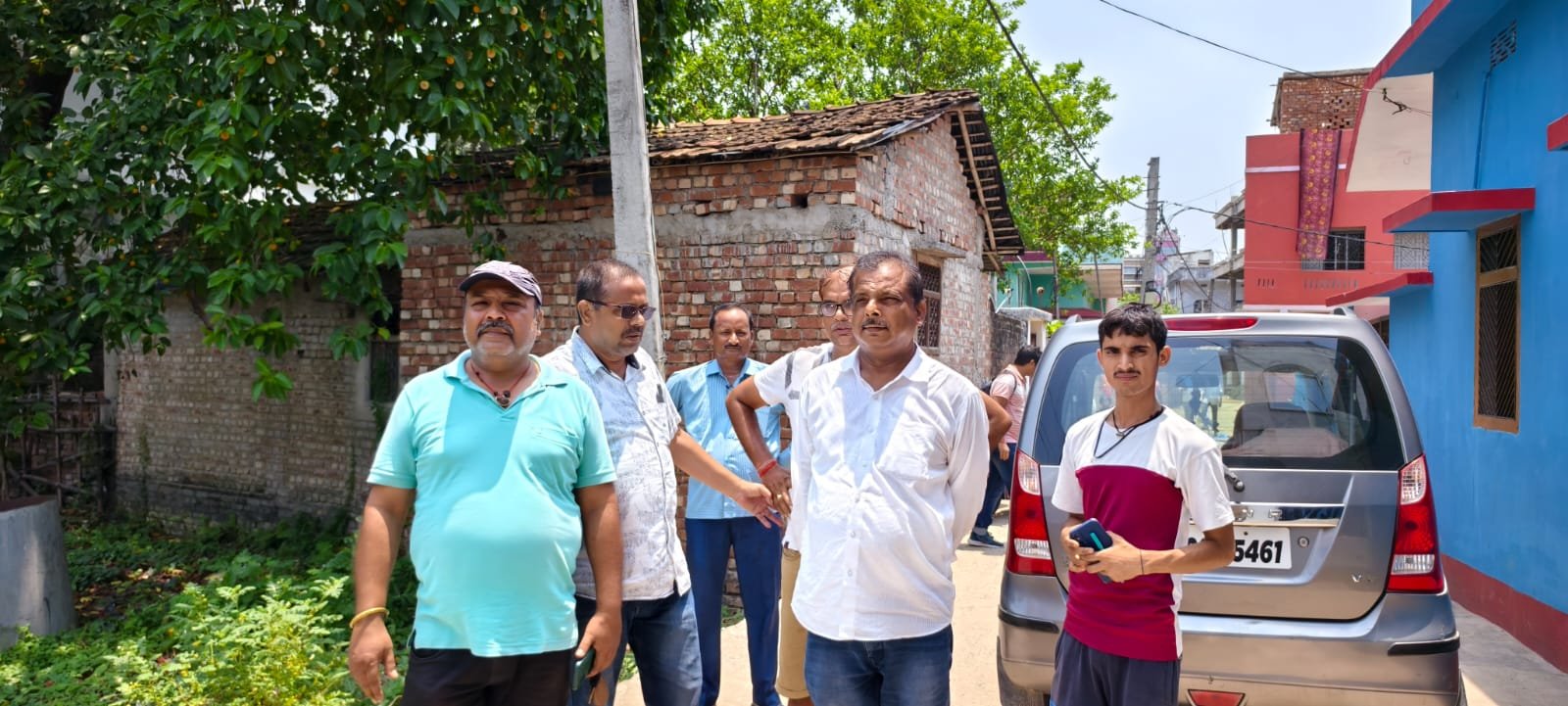 संवेदक के आवास पर अज्ञात अपराधी ने चलाई गोली, बाल बाल बचे संवेदक और उनके परिवार के लोग, सीसीटीवी कैमरे में घटना हुई रिकॉर्ड