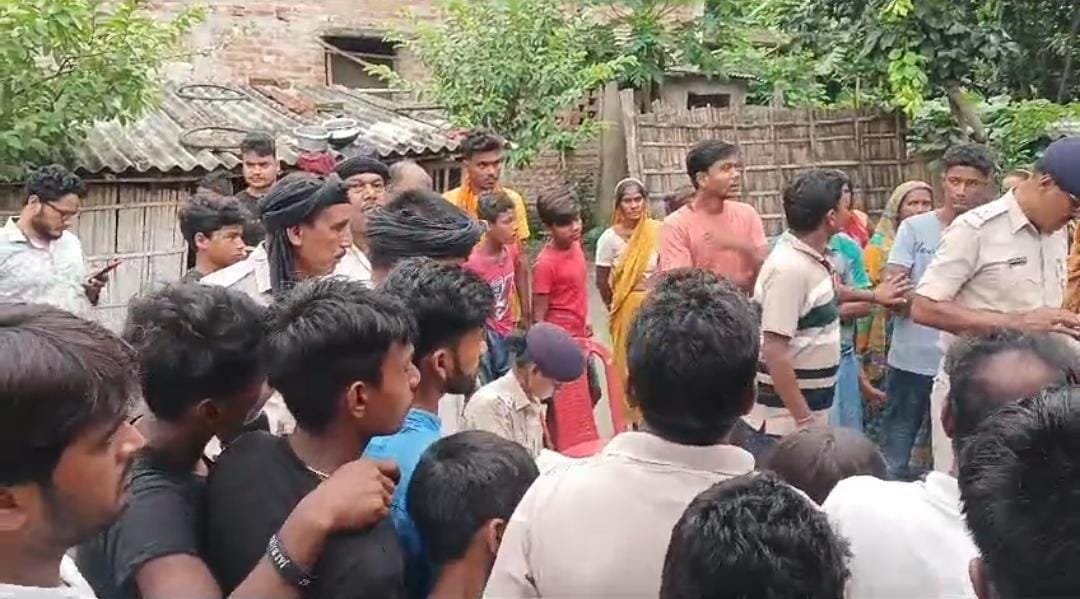 छोहरा पंचायत के वार्ड संख्या आठ में धार में डूबने से दो बच्ची की मौत.