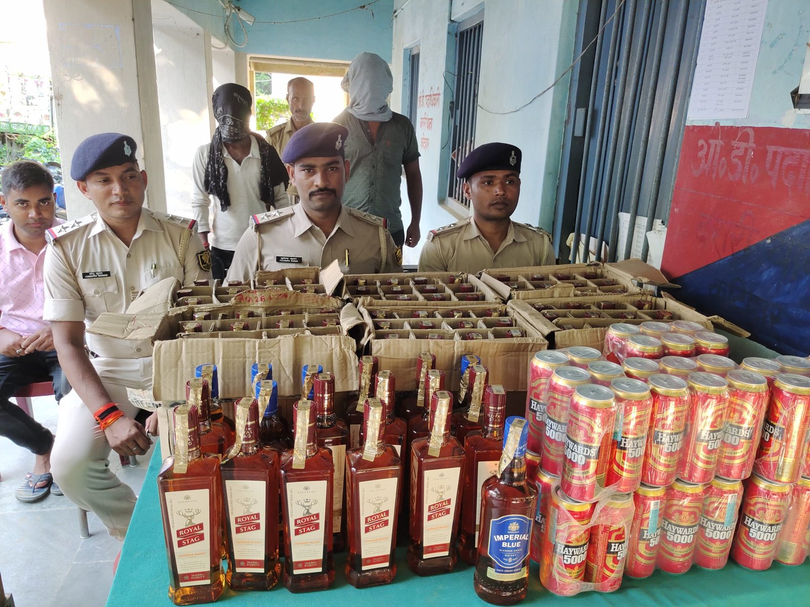 बरारी पुलिस ने 146.25 लीटर विदेशी ब्रांडेड शराब के साथ दो तस्कर को किया गिरफ्तार…