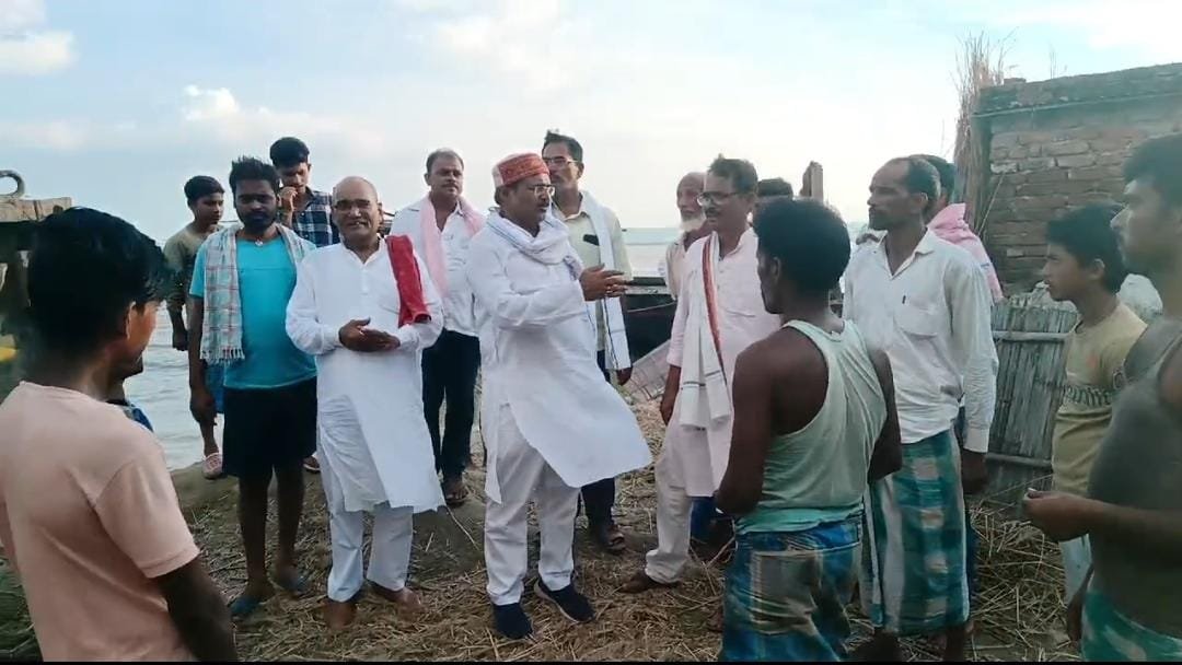 कांग्रेस जिला अध्यक्ष ने अमदाबाद बाढ़ प्रभावित क्षेत्र का किया दौरा