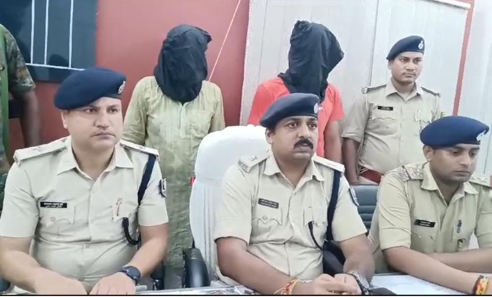 कटिहार में महज 200 रुपए खो देने पर हॉस्टल निदेशक ने 10 वर्षीय बच्चे की गला घोट कर ले ली जान, डीएसपी अभिजीत कुमार ने प्रेस वार्ता कर मामले का किया खुलासा।