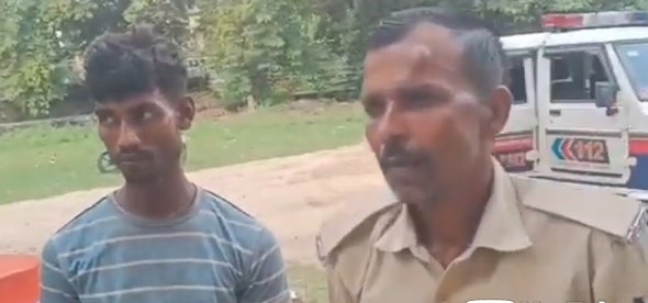 घर में चोरी करते चोर को ग्रामीणों ने पकड़ा रंगे हाथ