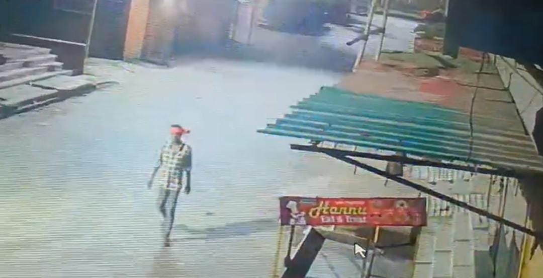 कटिहार बड़ा बाजार , खाटू श्याम मंदिर रोड स्थित अधिवक्ता राजेश कुमार चमरिया के आवास में चोरी