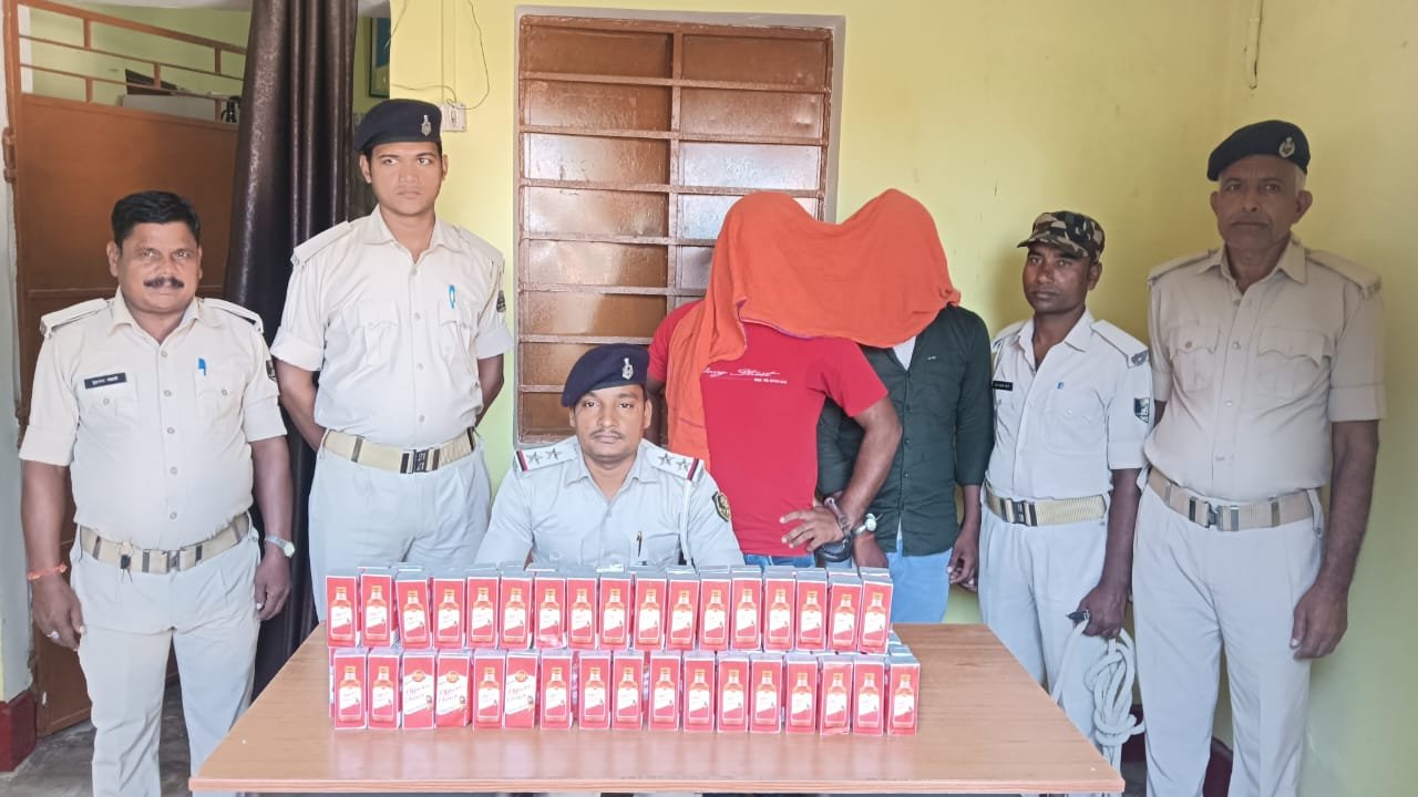 हसनगंज पुलिस ने अंग्रेजी शराब के साथ दो शराब तस्कर को किया गिरफ्तार