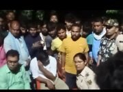 मिट्टी से लदा ट्रैक्टर की चपेट में आने से सात वर्षीय बालक की मौत, ग्रामीणों ने सड़क जाम किया