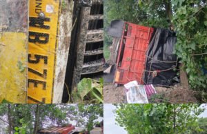 ओवरटेक के दौरान दो पिकप भेंन पलटा ,बाल बाल बचे ड्राइवर खलासी