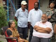 सांसद पप्पू यादव पहुंचे राजवाड़ा-पूर्व मुखिया सुरेश कुमार राय के परिजन से मिल दिया संतावना