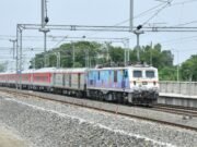 रेलवे बिजलीकरण के सफल समापन के बाद डिब्रूगढ़-नई दिल्ली राजधानी एक्सप्रेस एंड-टू-एंड इलेक्ट्रिक ट्रैक्शन पर रवाना।।