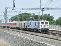 रेलवे बिजलीकरण के सफल समापन के बाद डिब्रूगढ़-नई दिल्ली राजधानी एक्सप्रेस एंड-टू-एंड इलेक्ट्रिक ट्रैक्शन पर रवाना।।