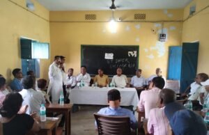 सुर तुलसी इंटर महाविद्यालय परिसर में एक महत्वपूर्ण बैठक आयोजित