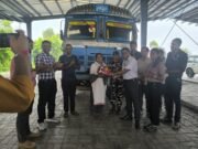 महिला ट्रक चालक ने रचा इतिहास, कोलकाता से जोगबनी होते हुए नेपाल की ओर रवाना