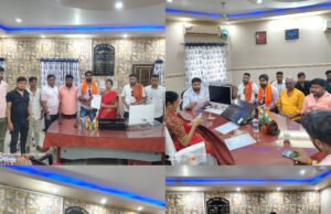 कटिहार: दुर्गा पूजा को लेकर विश्व हिन्दू परिषद–बजरंग दल ने महापौर से की मुलाकात, की 8 बड़ी मांगें