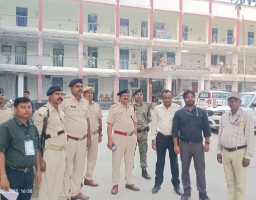 65 बलरामपुर विधानसभा से कुल 20 प्रत्याशियों तथा 64 कदवा विधानसभा से 19 प्रत्याशियों ने नामांकन किया।