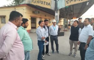 कटिहार पूर्णिया रेलखंड में डीआरएम किरेंद्र नराह ने किया निरीक्षण, यात्री सुविधाओं में जल्द होगा सुधार