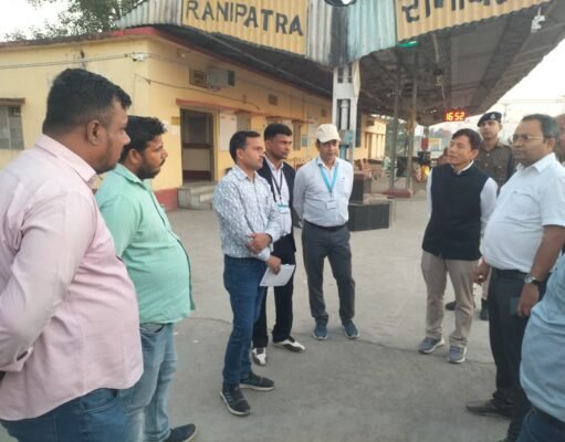 कटिहार पूर्णिया रेलखंड में डीआरएम किरेंद्र नराह ने किया निरीक्षण, यात्री सुविधाओं में जल्द होगा सुधार