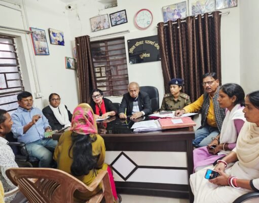 8 साल की शादी, 3 बच्चों के बीच बढ़ा विवाद… काउंसलिंग में सुलह!