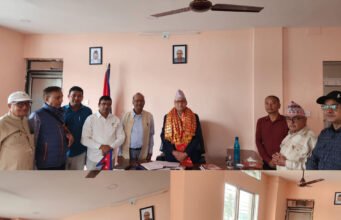 मोरंग जिला अधिकारी से हरि सत्संग समिति के पदाधिकारी ने किया परिचयात्मक मुलाकात