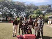 नेपाल से तस्करी कर लायी जा रही 254 बोतल शराब बी.ओ.पी. पथरदेवा ने किया जब्त एक हिरासत मे