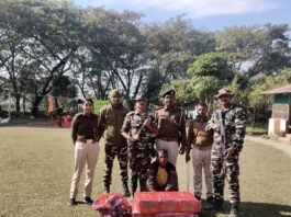 नेपाल से तस्करी कर लायी जा रही 254 बोतल शराब बी.ओ.पी. पथरदेवा ने किया जब्त एक हिरासत मे