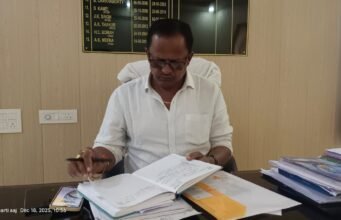 बारसोई कटिहार आ स से। सहायक मंडल अभियंता बारसोई शम्भू कुमार ने रेलवे अधिकारियों , रेलवे कर्मचारियों, को सख्त निर्देश