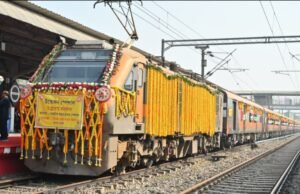 प्रधानमंत्री ने असम से दो अमृत भारत ट्रेनों को दिखाई हरी झंडी