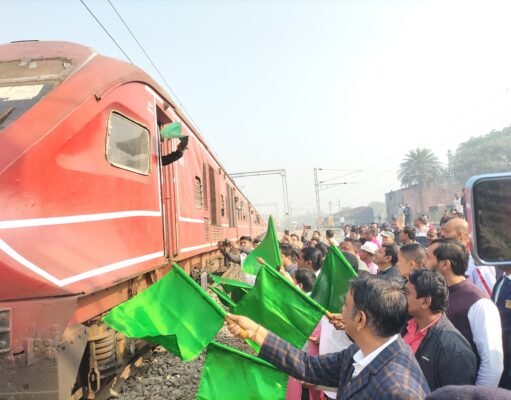 कटिहार रेल मंडल में दो स्टेशनों पर ट्रेनों का नया ठहराव शुरू, खुशी की लहर