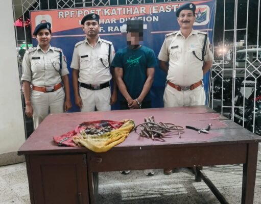 आरपीएफ ने चोरी के रेलवे सामग्री के साथ युवक को किया गिरफ्तार