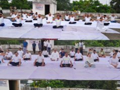 अंतरराष्ट्रीय योग दिवस पर व्यवहार न्यायालय में हुआ योगाभ्यास, स्वस्थ जीवन का दिया संदेश